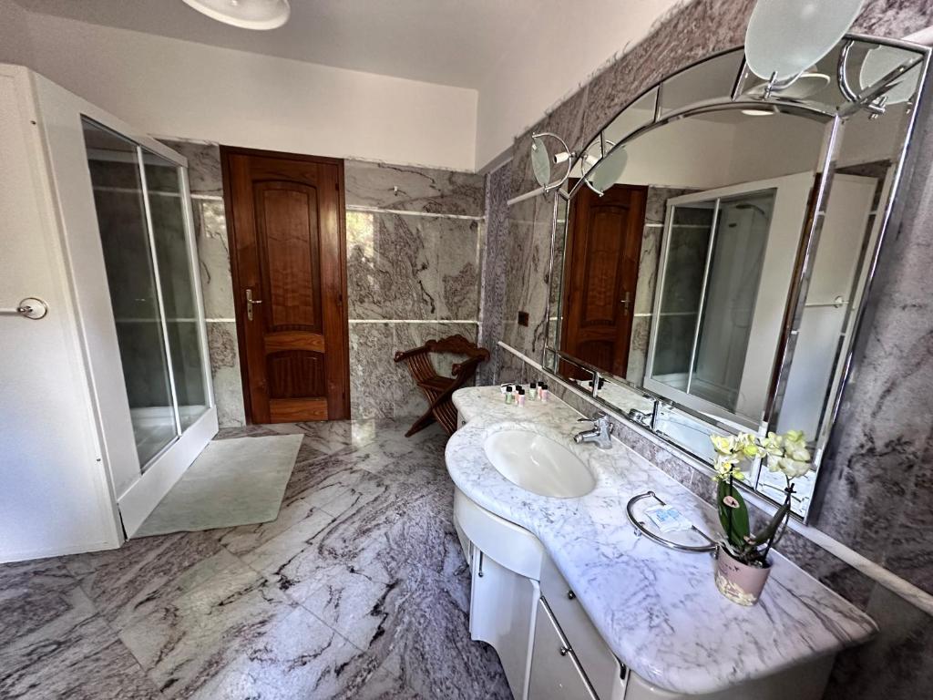 Villa Garden - Chambre Double Avec Balcon