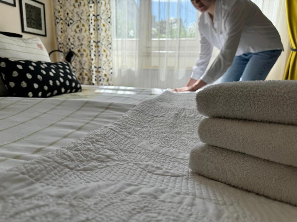 Lova arba lovos apgyvendinimo įstaigoje Guest house ''8 Smilgos''