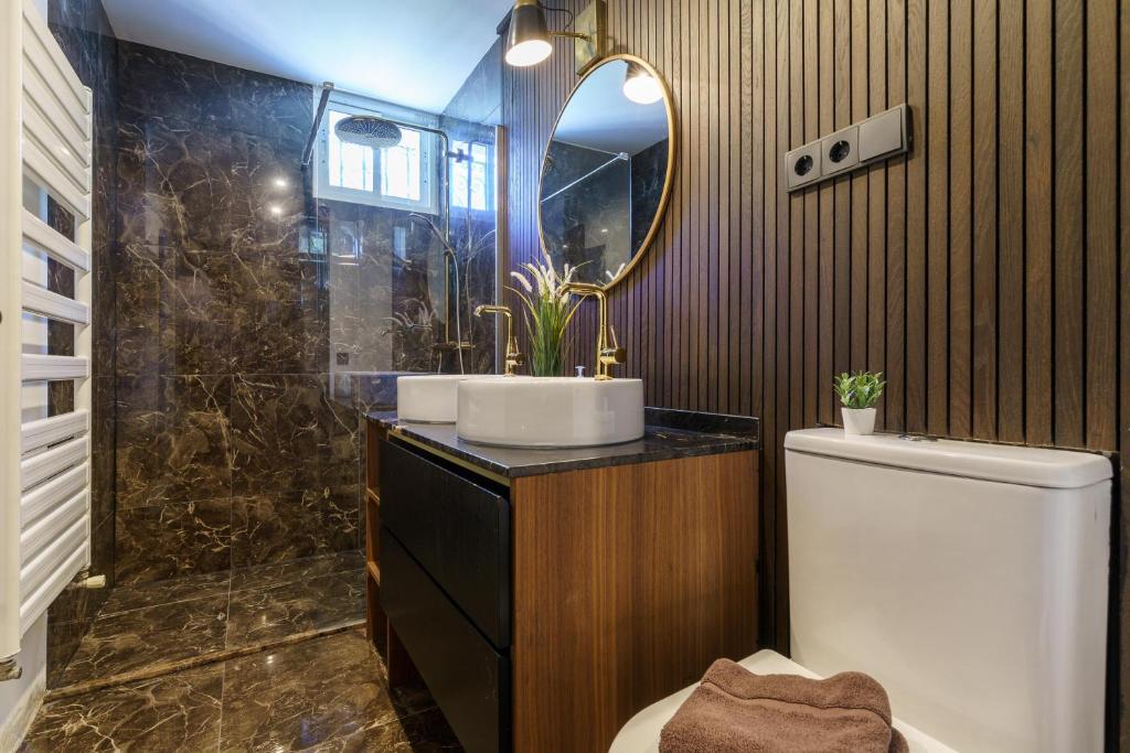 Kúpeľňa v ubytovaní Golden Villa Luxury Pool Retreat & Beach