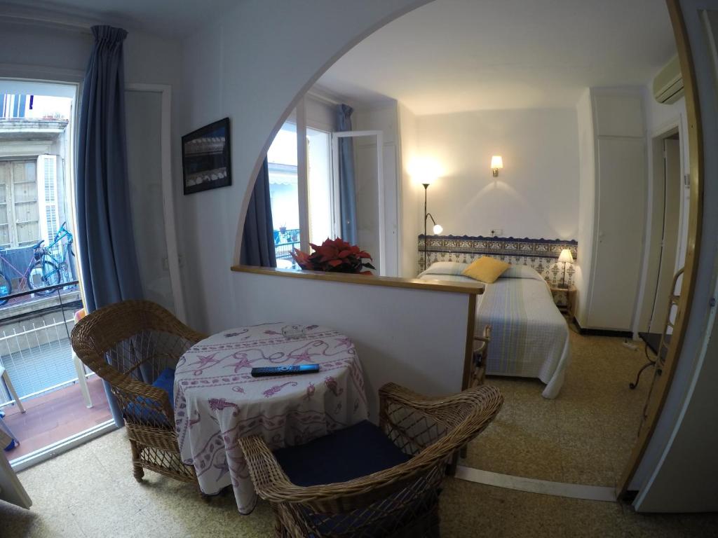 Apartamentos Montserrat - Студия с балконом