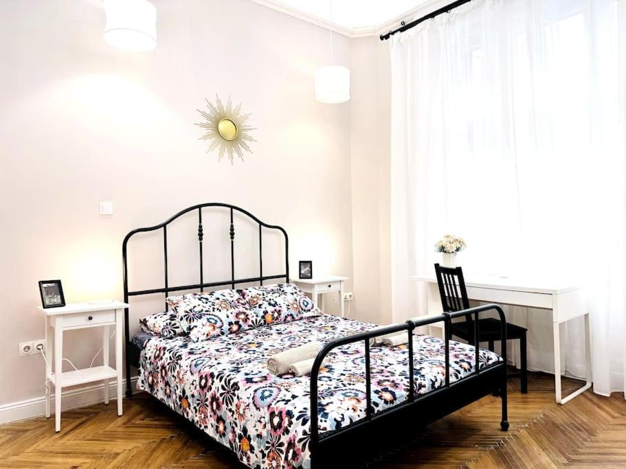 F1 Ultra Central Danube Flat 1056 Budapest, Fővám tér 2-3 kép - 1