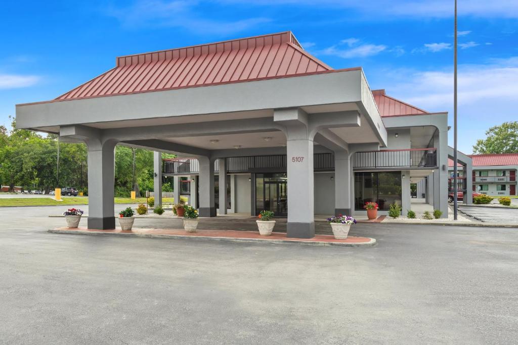 Red Roof Inn Wilmington NC - Housity