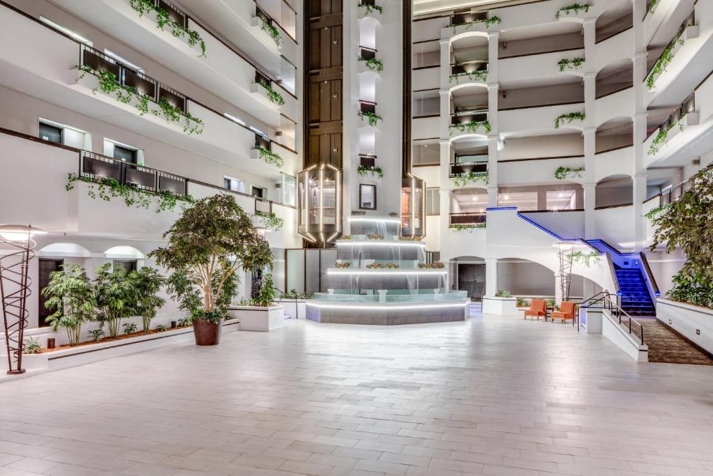 Holiday Inn & Suites Springfield - I-44 by IHG photo