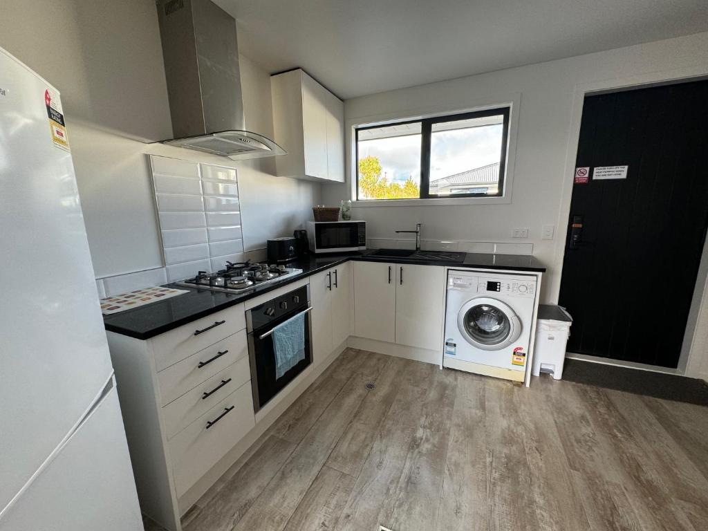 87 on FIFTH Ave - Resim 43