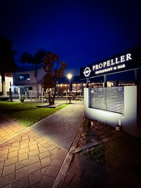 JetPark Hamilton Airport New Zealand - Resim 45