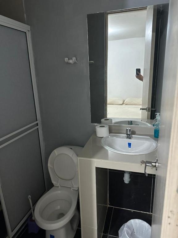 Koupelna v ubytování HOTEL IBIZA