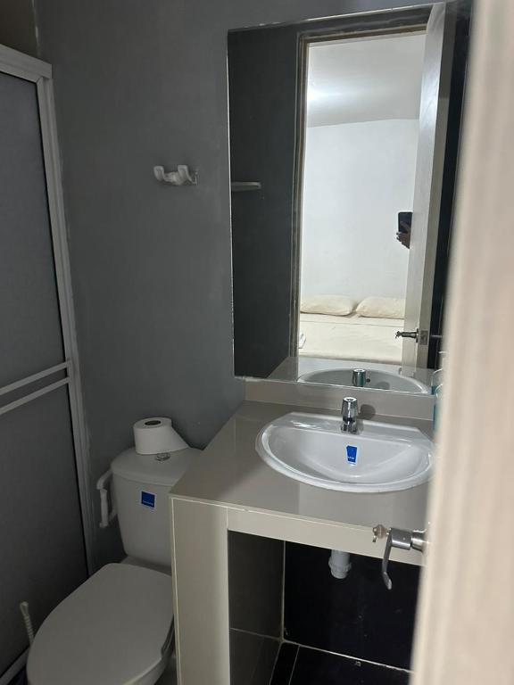 Koupelna v ubytování HOTEL IBIZA