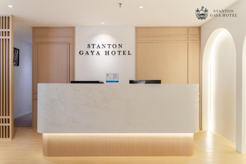 Certifikát, hodnocení, plakát nebo jiný dokument vystavený v ubytování Stanton Gaya Hotel