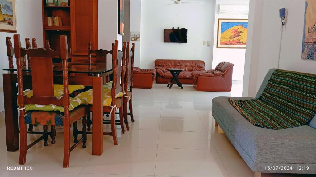 Χώρος καθιστικού στο TOLU ALOJAMIENTOS Oasis tropical elegante, relax, apartamento amoblado