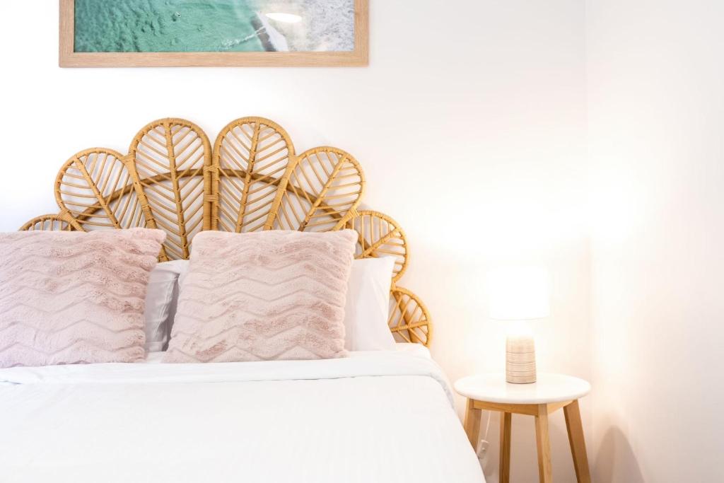 Postel nebo postele na pokoji v ubytování Pet Friendly Battery Hill Home away from Home