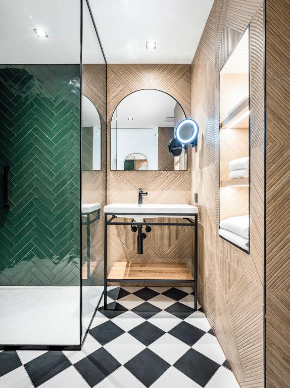 Doubletree By Hilton Nice Centre Iconic - Resim 45