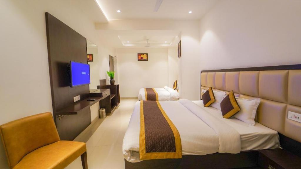Hotel Bal Residency 100Mtr Golden Temple