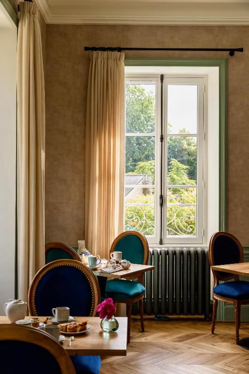 Posezení v ubytování Clos du Cèdre - Chambres d'Hôtes d'Exception, Luxury B&B à Dinan