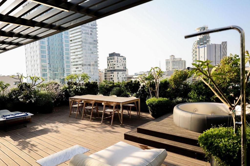 Image showcasing Luxury Penthouse - 4 BDR - Heart of Tel Aviv - 50m from the beach, Tel ...