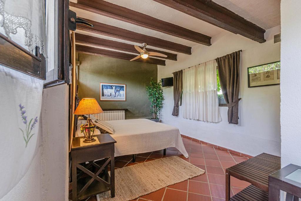 TV a/nebo společenská místnost v ubytování Comarquinal Bioresort Penedes