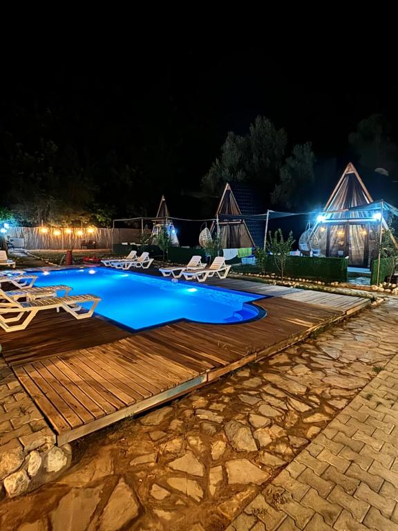 Bazén v ubytování Brothershomes Bungalov nebo v jeho okolí