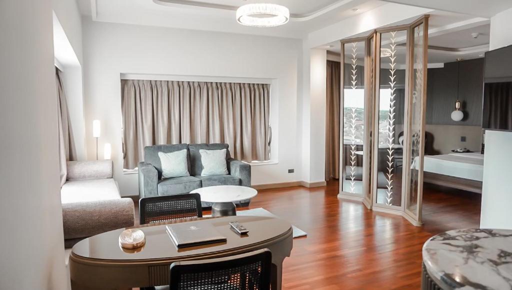 Krungsri River Hotel - Suite