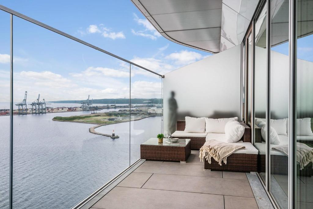 Posezení v ubytování Endless ocean views with private balcony