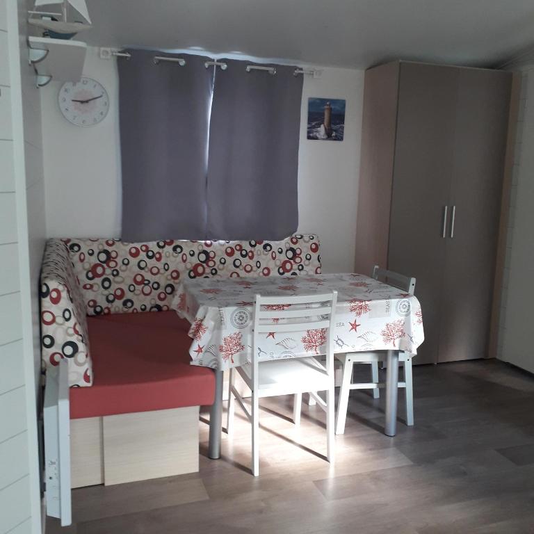 Posezení v ubytování Camping de Brouël
