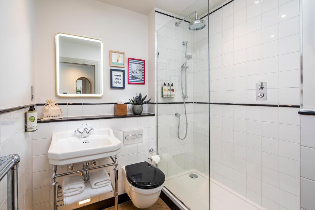 The White Horses by Everly Hotels Collection - Classic Double Room - Accessible