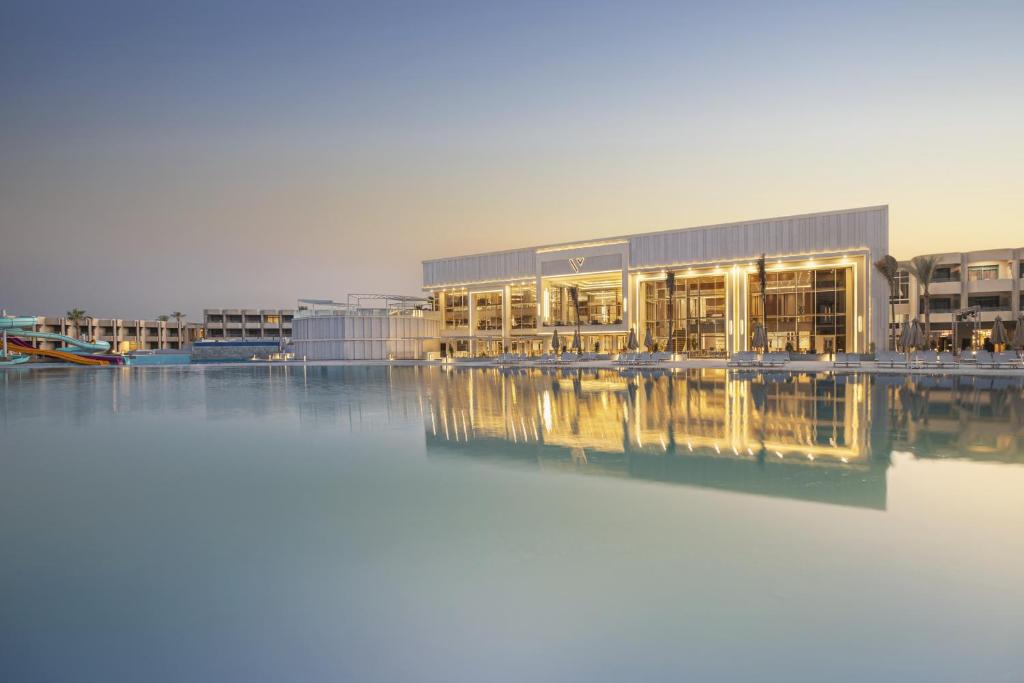 Bazén v ubytování V Hotel Sharm El Shiekh nebo v jeho okolí