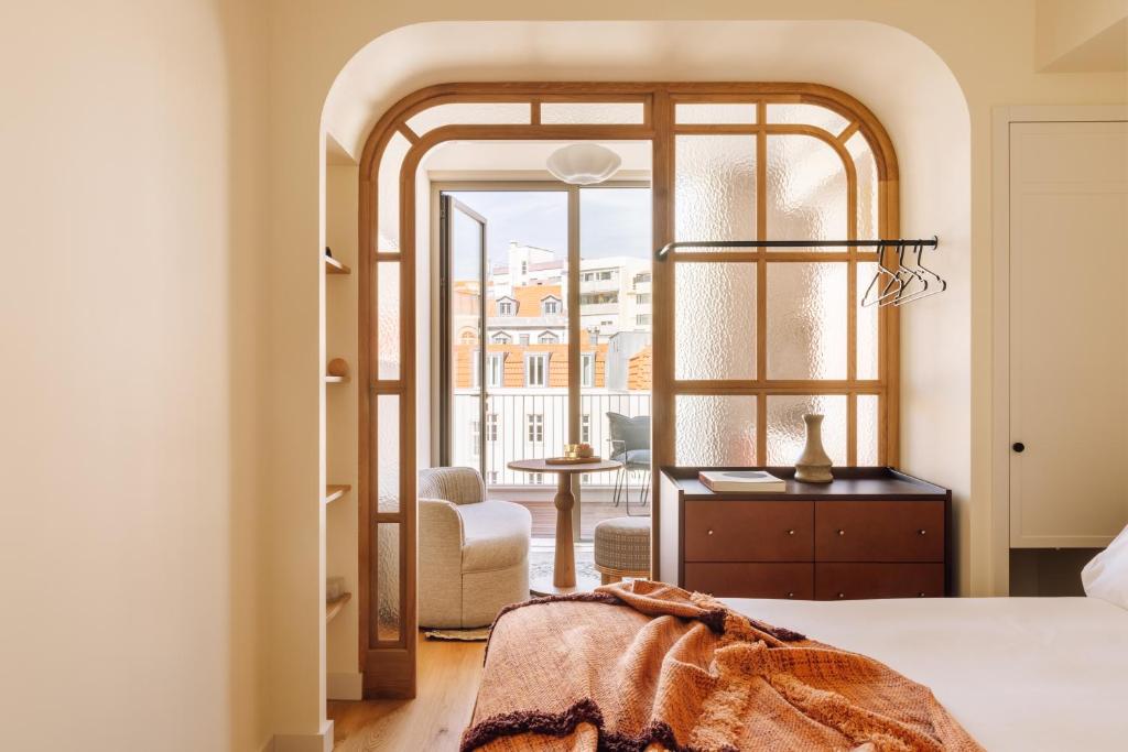 
Locke Studio with Balcony
