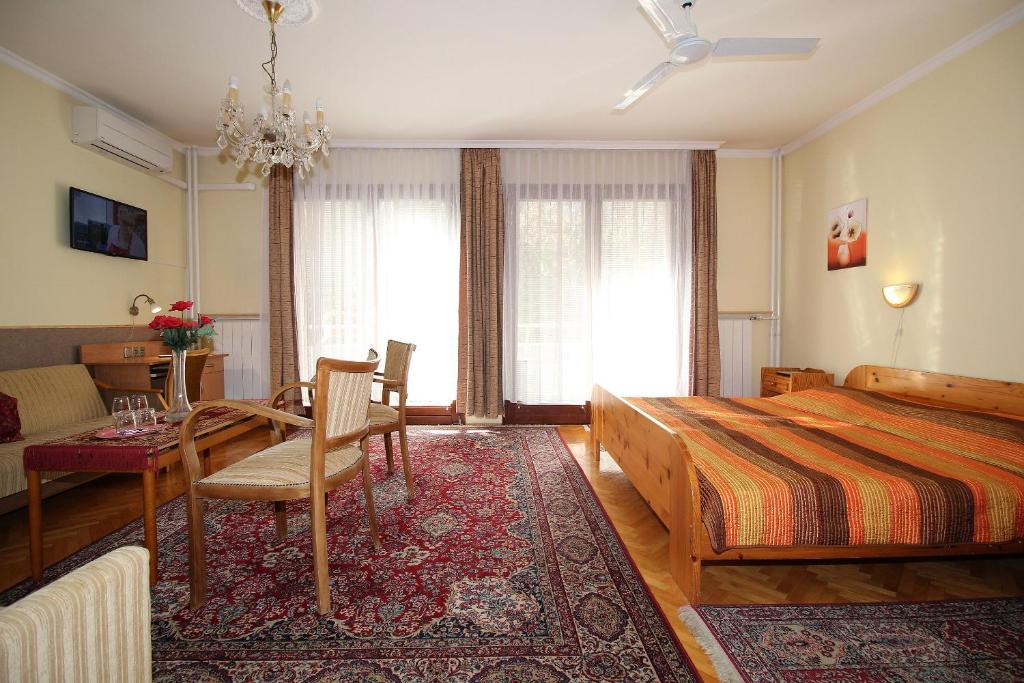 Posezení v ubytování Budavar Bed and Breakfast