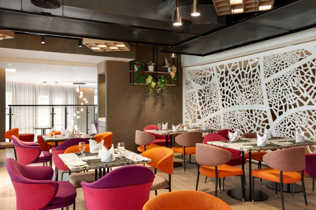 Posezení v ubytování La Quinta by Wyndham Abu Dhabi Al Wahda