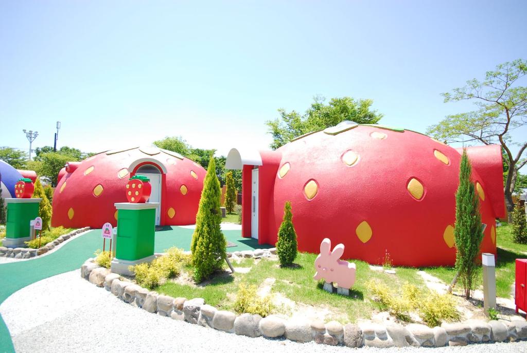 Aso Farm Land - Twin Room With Strawberry Theme - Dream Zone