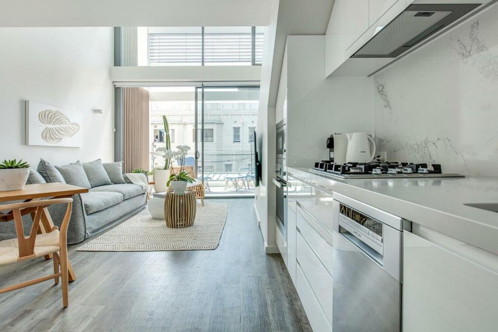 Surfside Suite Isyd - One-Bedroom Apartment