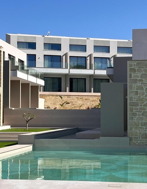 Bazén v ubytování Phos Hotel Adults Only nebo v jeho okolí