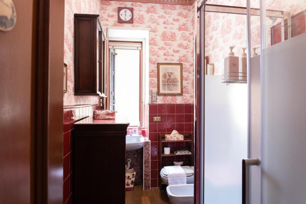 Kúpeľňa v ubytovaní [Duomo walking distance] elegant flat with view