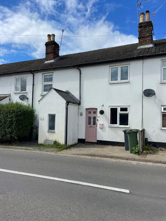 Guildford Road Cottage - Two-Bedroom House