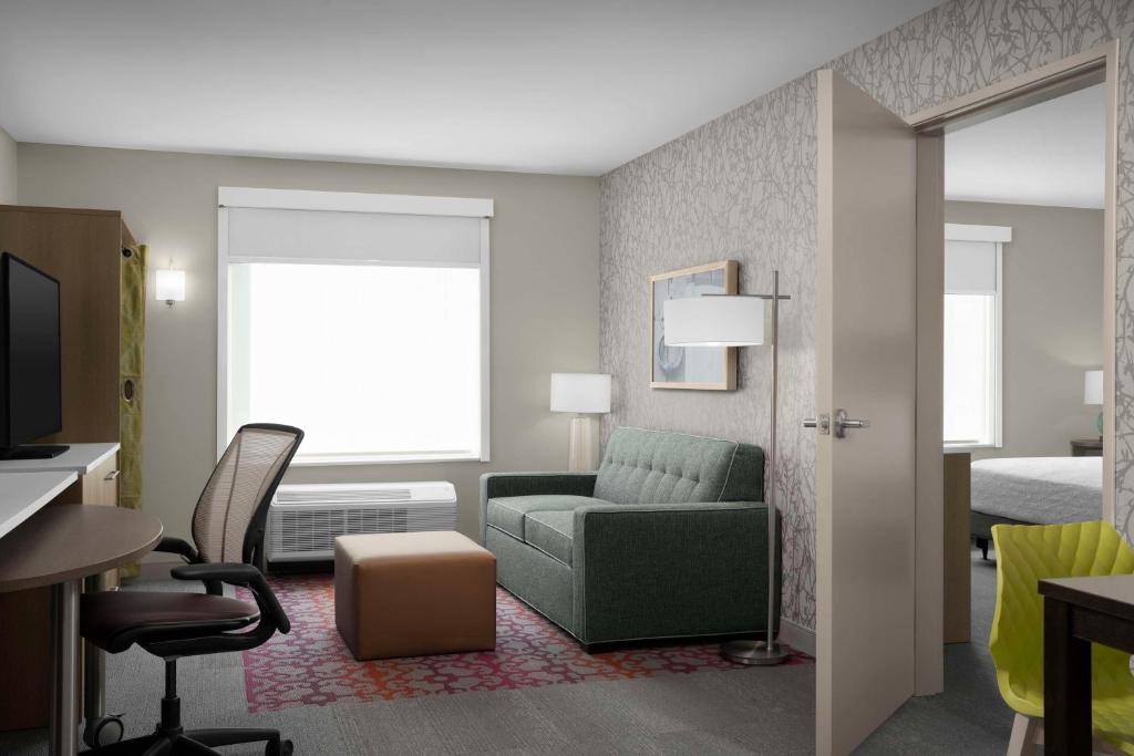 Area soggiorno di Home2 Suites By Hilton Poughkeepsie