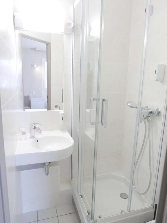 Brit Hotel Reims La Pompelle - Resim 10