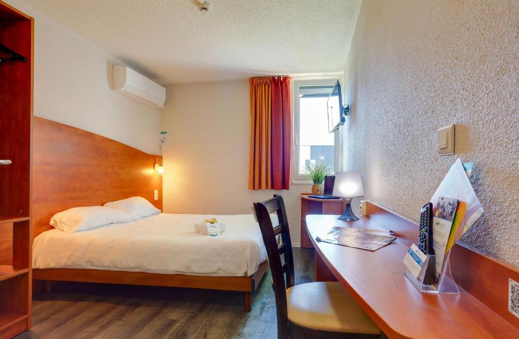 
Comfort Single Room with Shower
