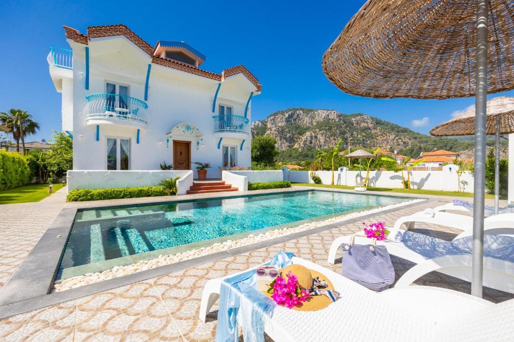 Bazén v ubytování Villa Blue Island nebo v jeho okolí