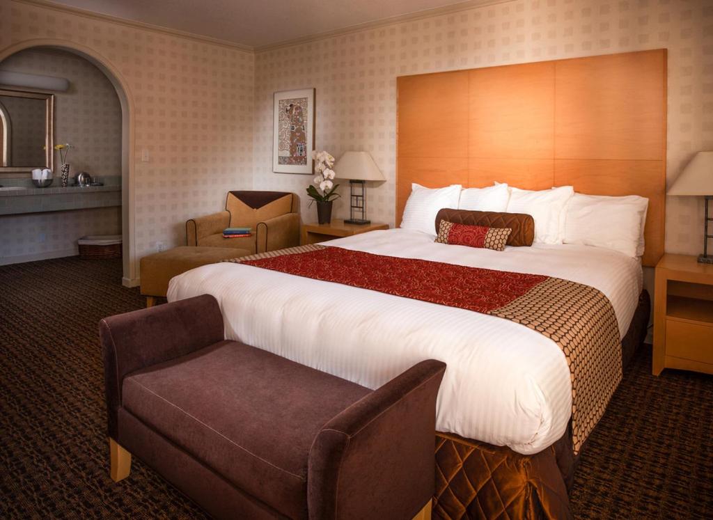 Menlo Park Inn - King Room