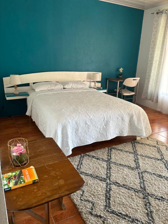 Una cama o camas en una habitación de Estudio como en casa