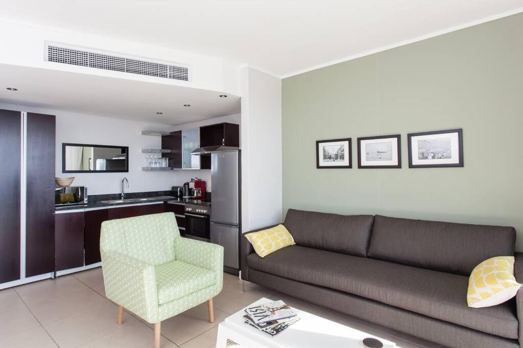 Suitetrails - Fabulous 1-Bedroom De Waterkant Apt with WiFi and Parking
