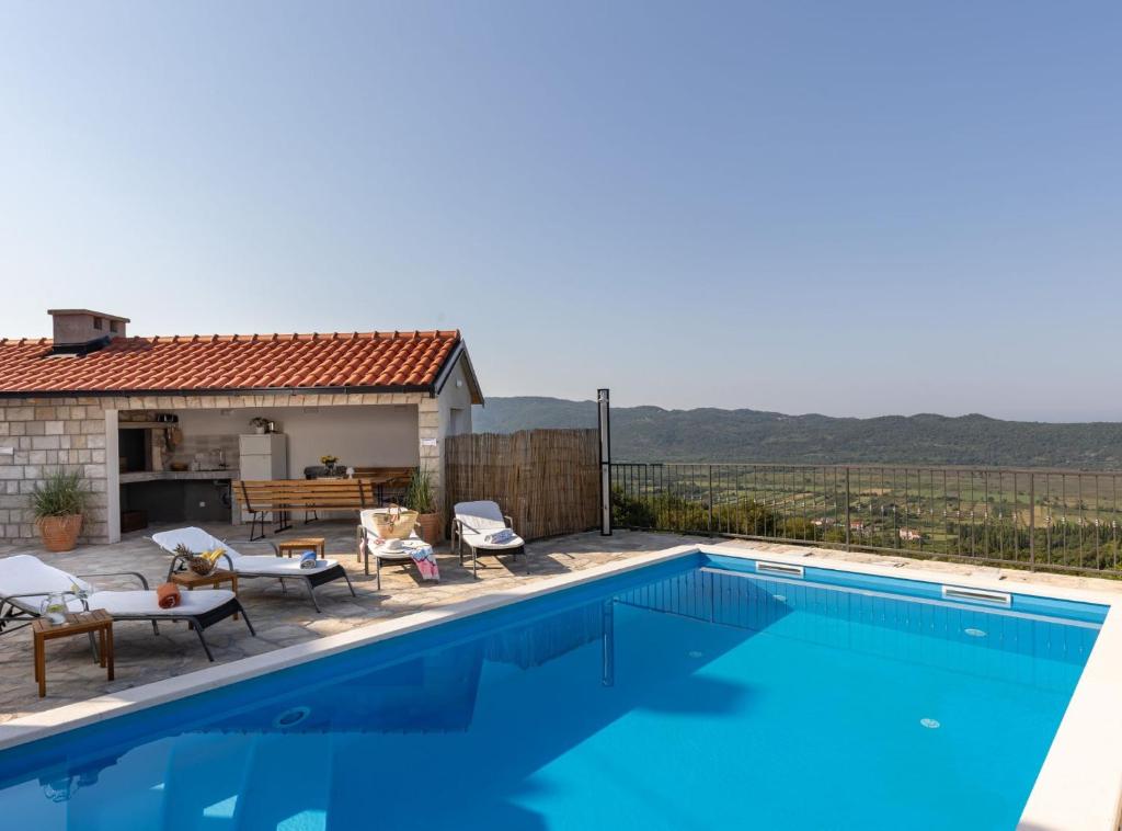 Bassein majutusasutuses Villa Source with Private Pool või selle lähedal
