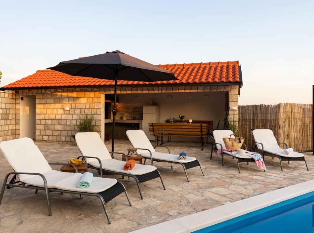 Bassein majutusasutuses Villa Source with Private Pool või selle lähedal