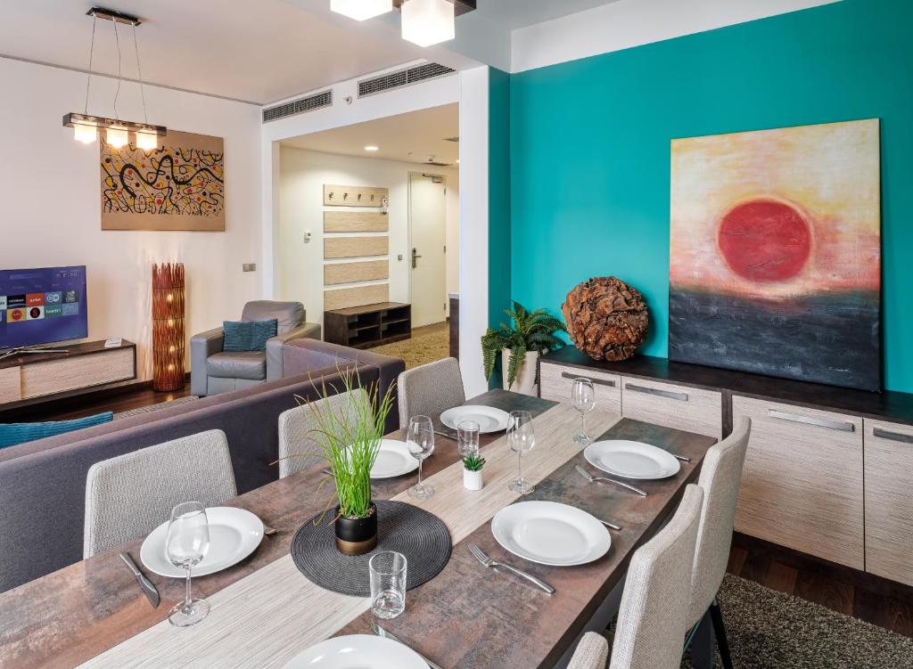 VN3 Terraces Suites by Adrez - Luxury Two-Bedroom Apartment