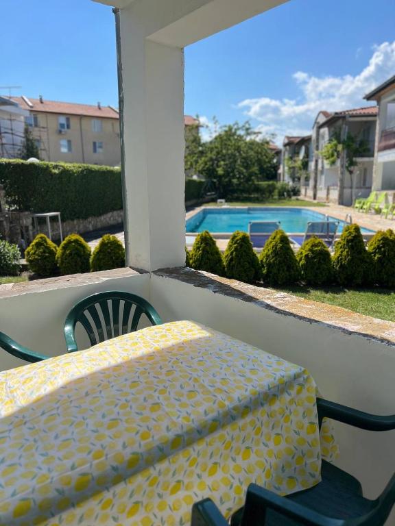 Bazén v ubytování Holiday home in Kranevo nebo v jeho okolí