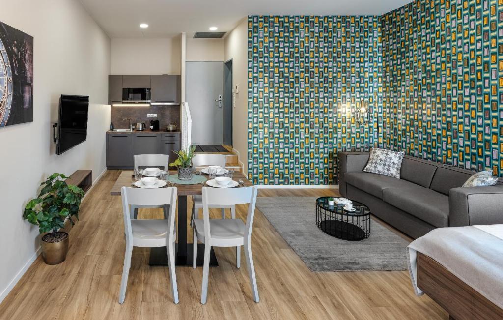 VN17 Rooftop Suites by Adrez - Resim 7