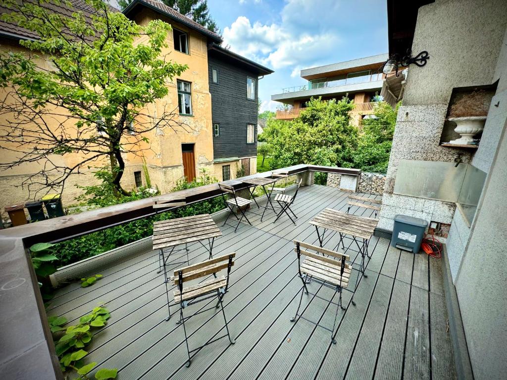 Balkón nebo terasa v ubytování Tesla house