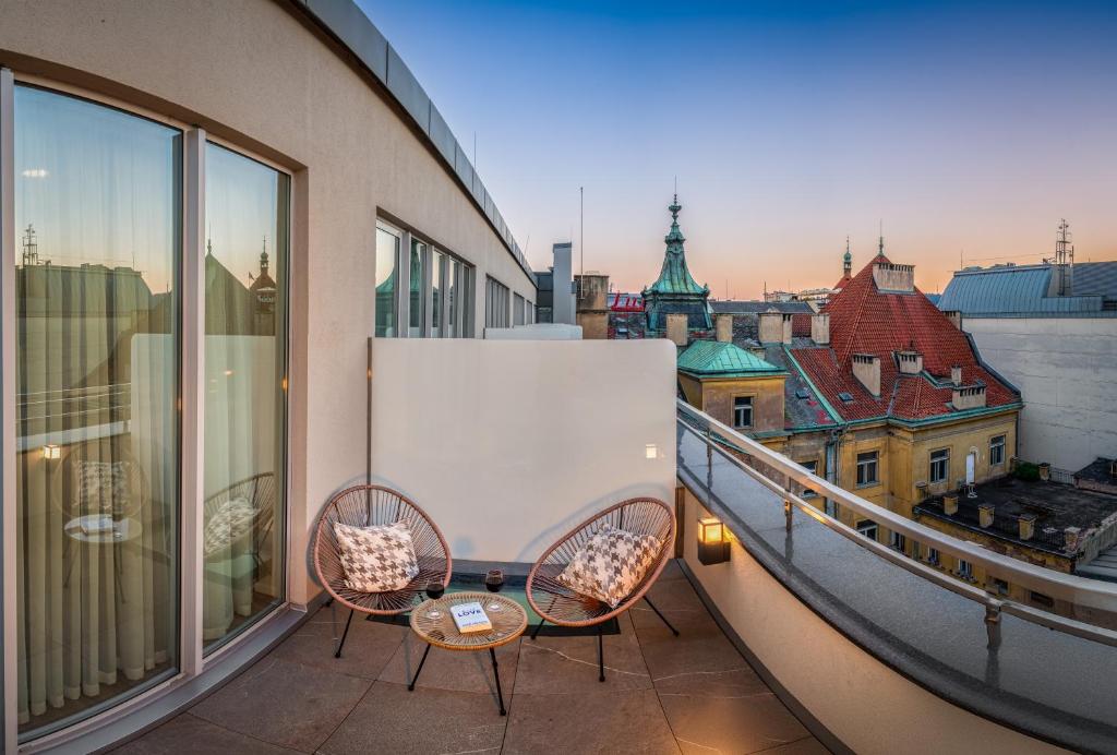 Balkón nebo terasa v ubytování VN17 Rooftop Suites by Adrez