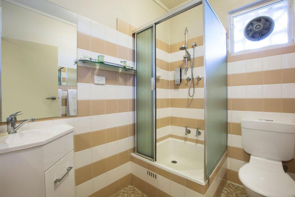 Enfield Hotel - Resim 3