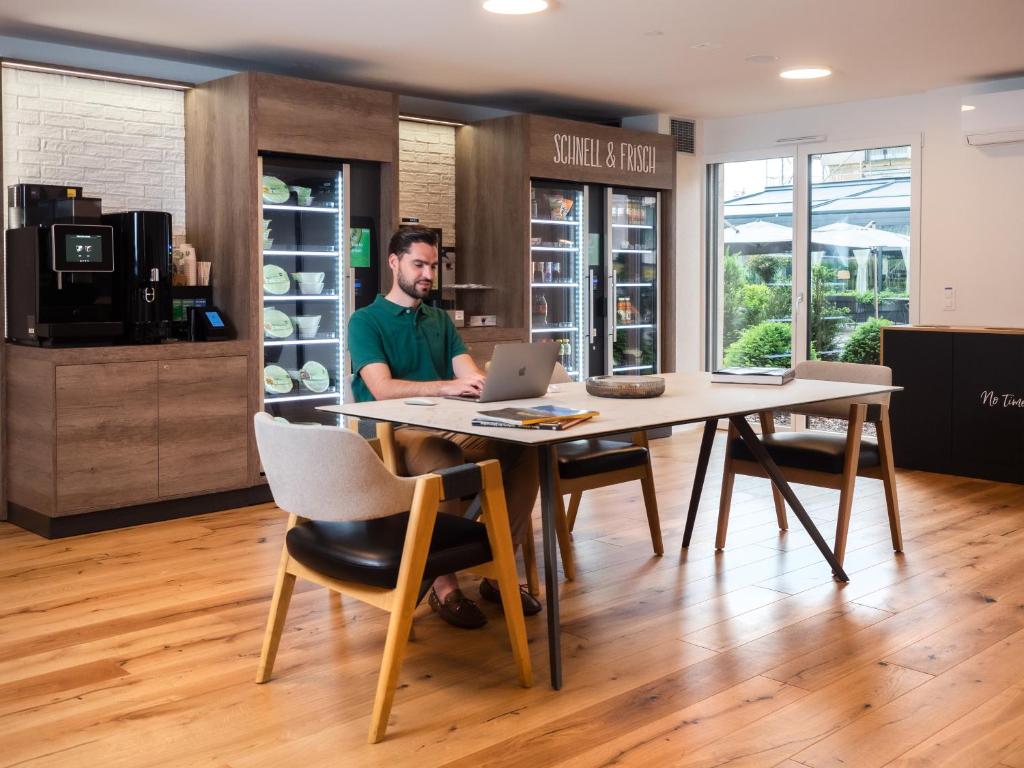 Kuchyň nebo kuchyňský kout v ubytování LMS - La Maison Suisse - Döttingen