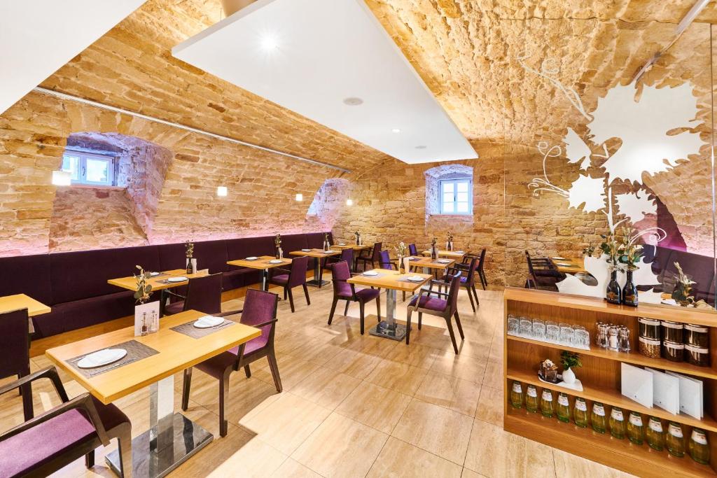 Restaurace v ubytování Hotel Ketschauer Hof